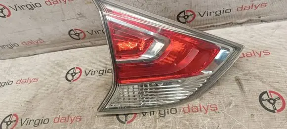 Tailgate rear/tail lights