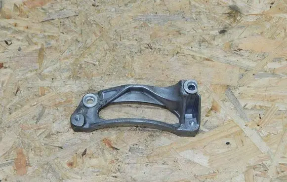 Volkswagen Multivan T5 A/C compressor mount bracket 070260885A V251