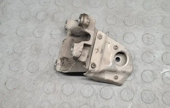 BMW 3 F30 F35 F31 Engine mounting bracket 6859406