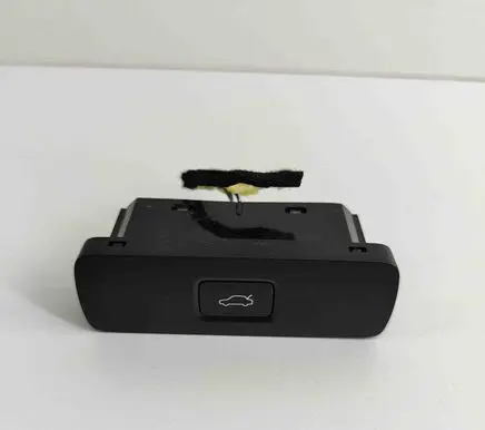 Volvo XC40 Tailgate/boot open switch button 32350330 P32350330