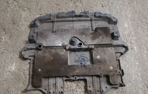 Lexus IS 220D-250-350 Engine splash shield/under tray 5144753010