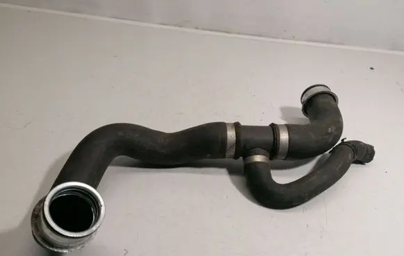 Mercedes-Benz E W211 Engine coolant pipe/hose A2115014682