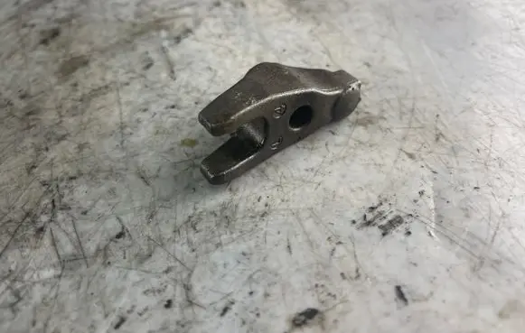 Jeep Cherokee IV KK Fuel Injector clamp holder