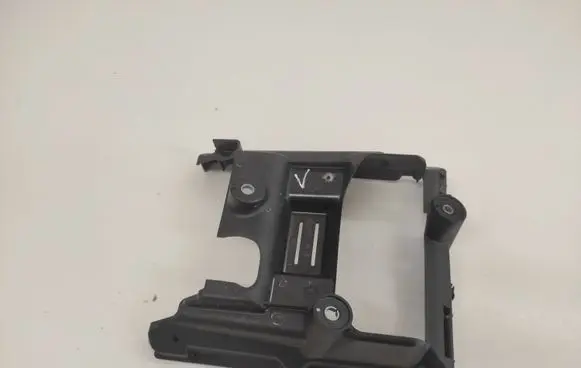 Audi Q7 4M Engine control unit holder 4M0907650B