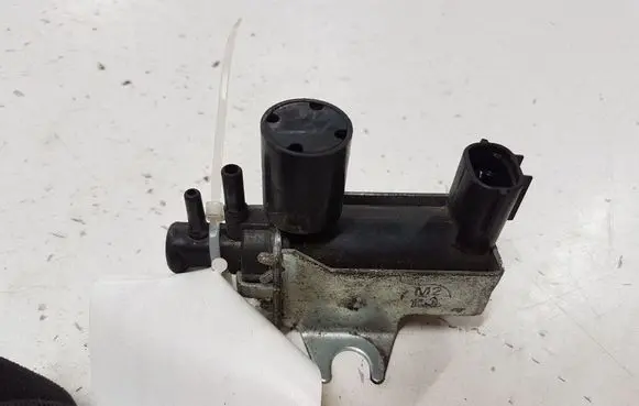 Subaru Forester SH Vacuum valve 1397001041