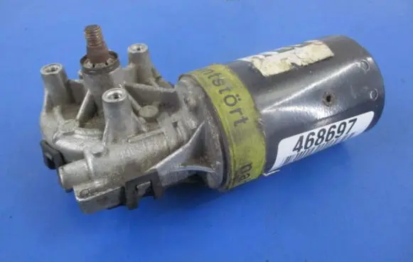 Audi A6 S6 C4 4A Front wiper linkage and motor