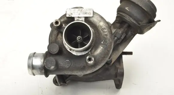 Volkswagen PASSAT B5 Turbo 028145702H
