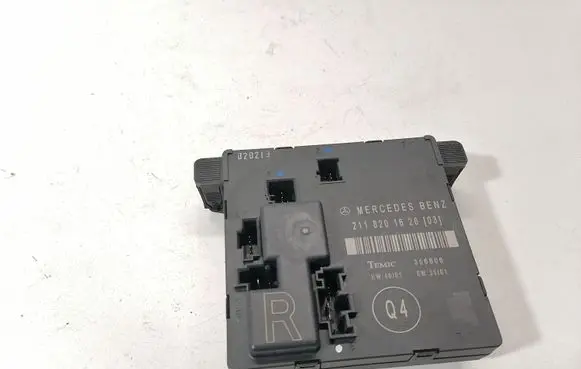 Mercedes-Benz E W211 Door control unit/module A2118201626