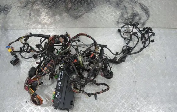 Land Rover Discovery 4 - LR4 Engine installation wiring loom