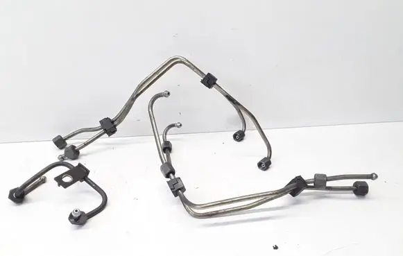 Volvo S40 Fuel injector supply line/pipe 