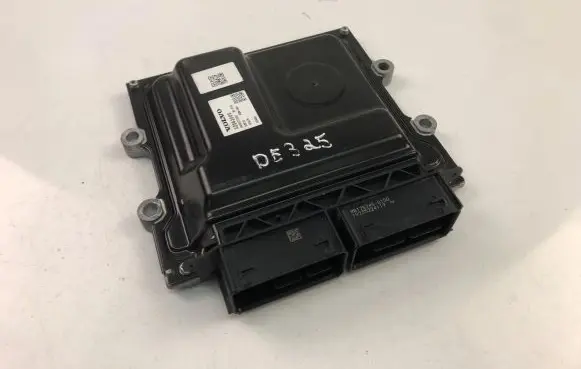 Volvo XC90 Engine control unit/module 32242005