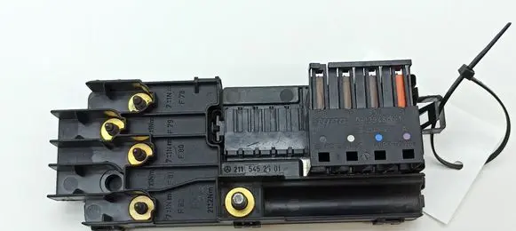 Mercedes-Benz ML W164 Fuse box set 2115452601