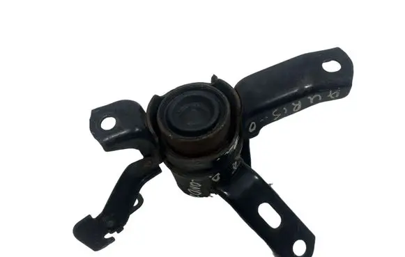 Toyota Auris 150 Engine mount bracket