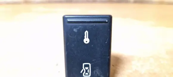 Skoda Fabia Mk2 (5J) Central locking switch button 5j0962125
