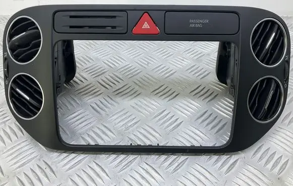 Volkswagen Golf Plus Dash center air vent grill 5M0858071K 5M0819733 5M0919234C