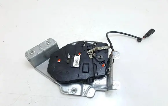 Volkswagen Caddy Loading door lock 2K5827201C