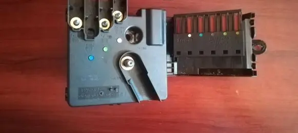 Mercedes-Benz E W211 Fuse module 211982