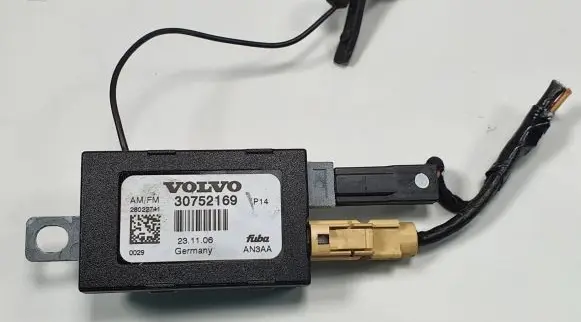 Volvo C30 Aerial antenna amplifier 30752169