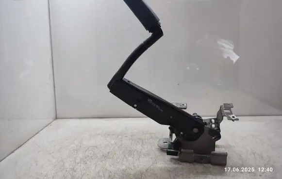 Handbrake/parking brake lever assembly