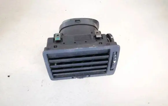 Skoda Octavia Mk1 (1U) Dash center air vent grill 1u1819701