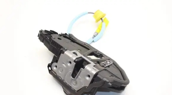 BMW 2 F44 Front door lock 7956148