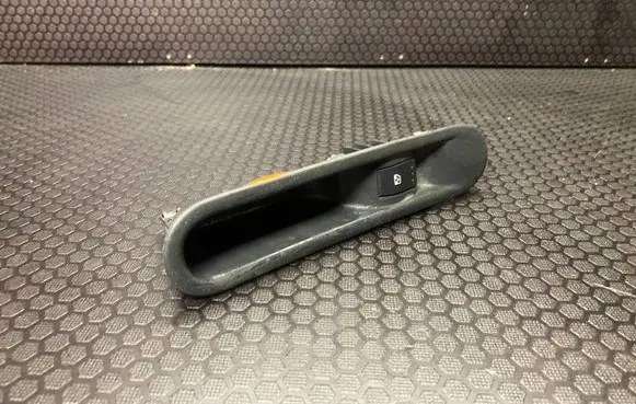Renault Espace IV Electric window control switch 8200327947