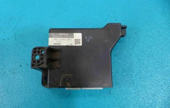 Toyota Yaris Central body control module MB177600-1811 IMPRK945515