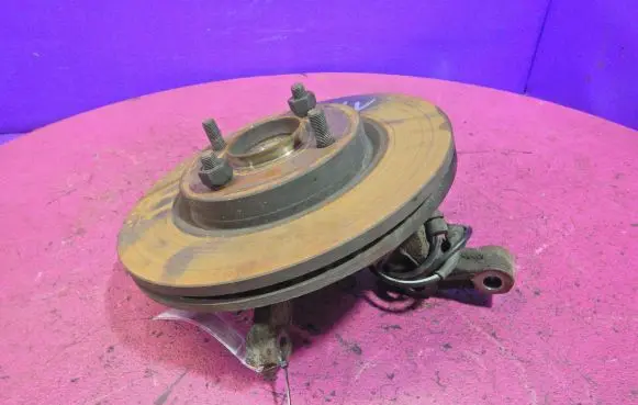 Nissan Tiida C11 Front wheel hub spindle knuckle