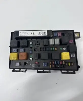 Opel Astra H Fuse module 743381 1534937