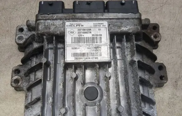 Renault Megane II Engine control unit/module 237100120R 28230672 237100627R