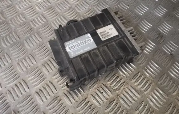Volkswagen PASSAT B3 Engine control unit/module 0280000739 443907403G