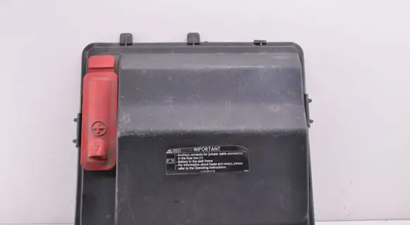 Mercedes-Benz Vito Viano W639 Battery box tray cover/lid A6395450403 A6395450073