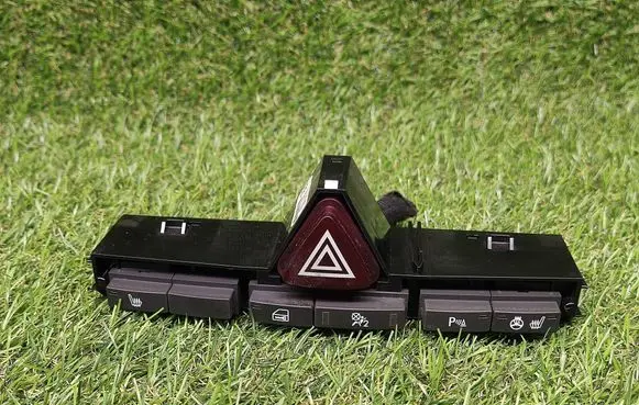 Opel Corsa D Hazard light switch 13250801 28617833
