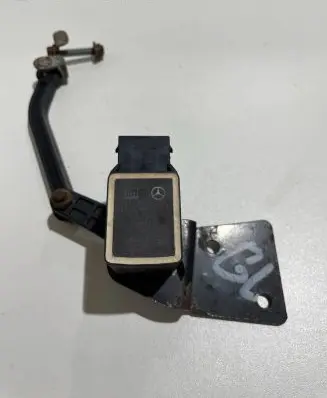 Mercedes-Benz GL X164 Air suspension front height level sensor A0105427717