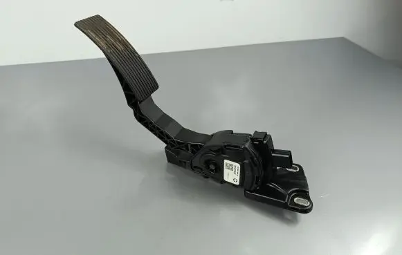 Jeep Grand Cherokee Accelerator throttle pedal 52124785AF