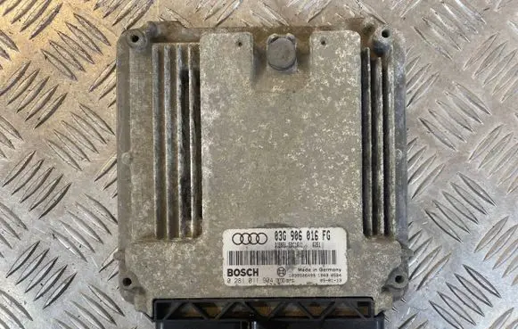 Audi A3 S3 8P Engine control unit/module 03G906016FG 1039S06499 0281011904