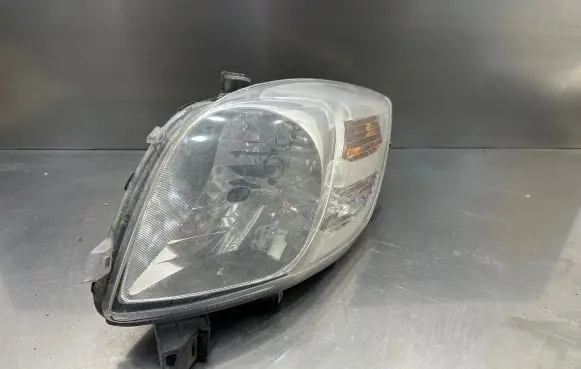Toyota Yaris Headlight/headlamp 811100D120 89900736 17502A0118