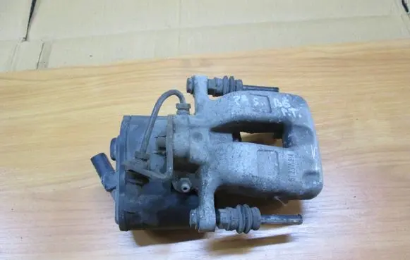 Volkswagen PASSAT B6 Brake caliper pad carrier rear