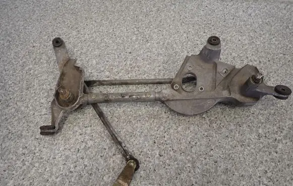 Toyota Previa (XR30, XR40) II Front wiper linkage 