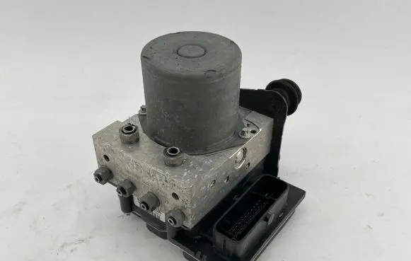 Audi A4 S4 B8 8K ABS Pump 8K0907379CL