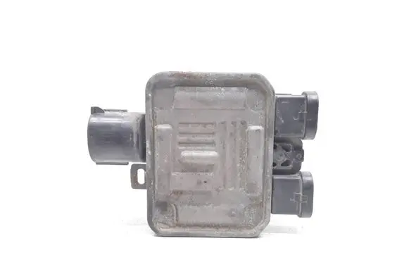 Volvo V70 Coolant fan relay 940009400