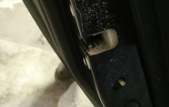 Mitsubishi Lancer X Rear door lock