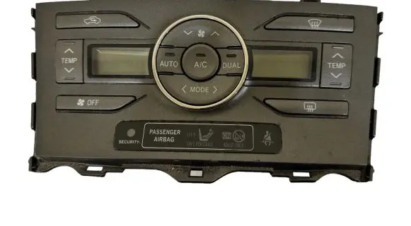 Toyota Auris 150 Climate control unit 5590002220B 8D04 61101UWFA