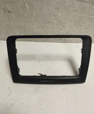 Radio/GPS head unit trim