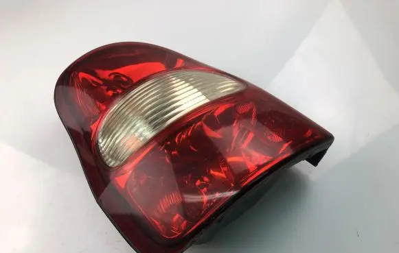 Tailgate rear/tail lights