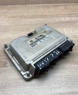 Volkswagen Polo Engine control unit/module ECU 030906032J 0261204913