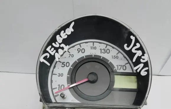 Peugeot 107 Speedometer (instrument cluster) 838000H142