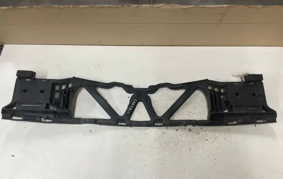 Mercedes-Benz E W212 Front bumper mounting bracket A2128852765