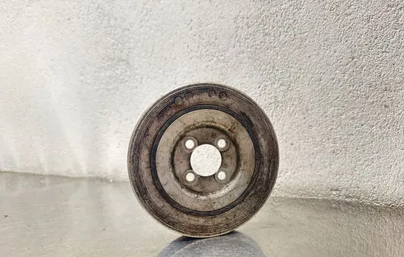 Opel Corsa D Crankshaft pulley 55200498 L0357C