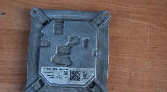 Opel Zafira C Headlight ballast module Xenon 130732934000 10EEG112110